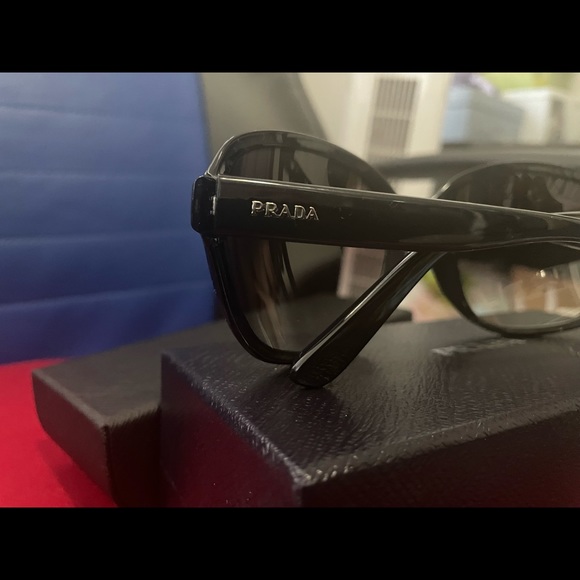Prada Sunglasses - Picture 4 of 8